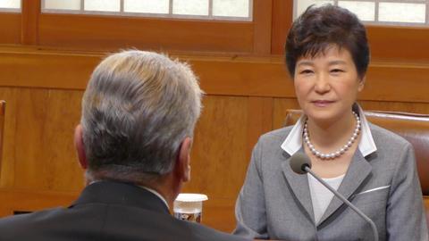Bundespräsident Joachim Gauck im Gespräch mit der südkoreanischen Präsidentin Park Guyn-hye