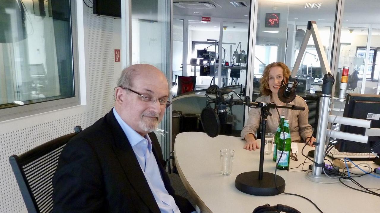 Salman Rushdie beim Dlf Deutschlandradio im Oktober 2017