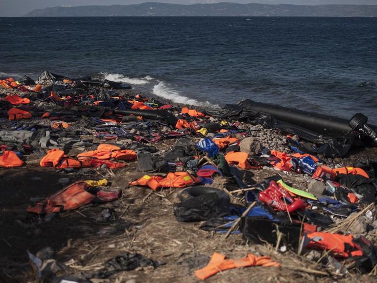 Rettungswesten am Strand von Lesbos