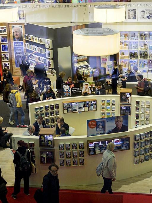 Blick in eine Messehalle während der Frankfurter Buchmesse 2019