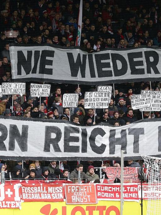 Im Rahmen eines Erinnerungstages im Januar 2019 hat der Deutsche Fußball den Opfern des Nationalsozialismus gedacht.