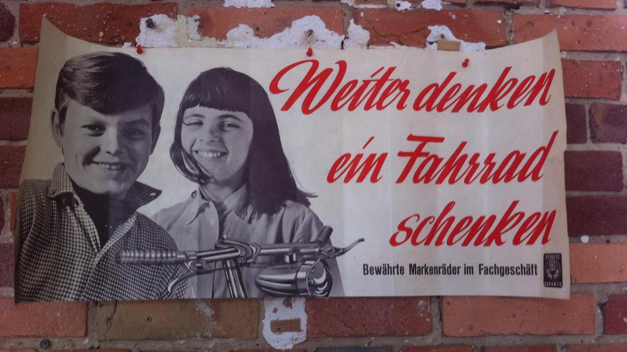 Werbung aus den 50ern in Bielefeld.