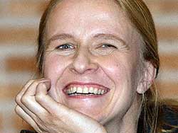 Die Autorin Cornelia Funke im November 2003
