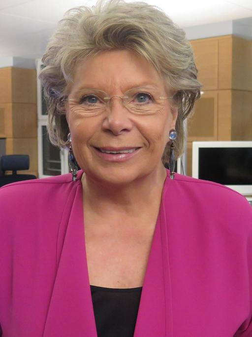 Viviane Reding, Vizepräsidentin der Europäischen Kommission a.D., zu Besuch im Berliner Funkhaus.