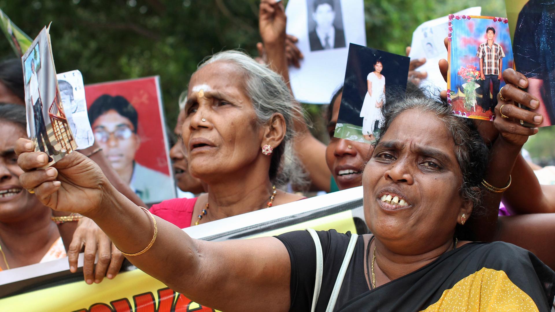 Angehörige von Menschen, die während des Bürgerkrieges oder in der Zeit danach verschwunden und bis heute nicht wieder aufgetaucht sind: Protestaktion in Jaffna in Sri Lanka am 15. November 2013