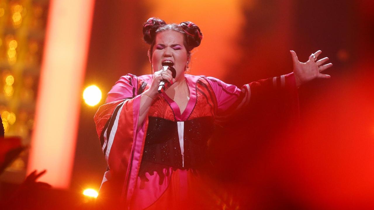12.05.2018, Lissabon, Portugal: Netta singt "Toy" für Israel im Finale des 63. Eurovision Song Contest.