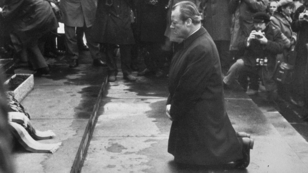 This file photo from 1970 shows former West German Chancellor and Nobel Peace Prize winner Willy Brandt during his visit in the former Jewish Ghetto of Warsaw. (AP-PHOTO)