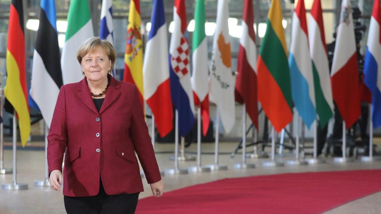 Bundeskanzlerin Merkel trifft beim EU-Gipfel in Brüssel ein.