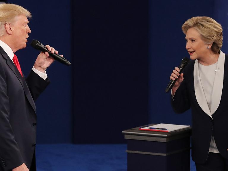 Donald Trump und Hillary Clinton bei ihrem zweiten TV-Duell