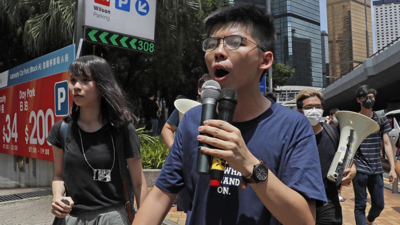Das Foto zeigt Joshua Wong und Agnes Chow.