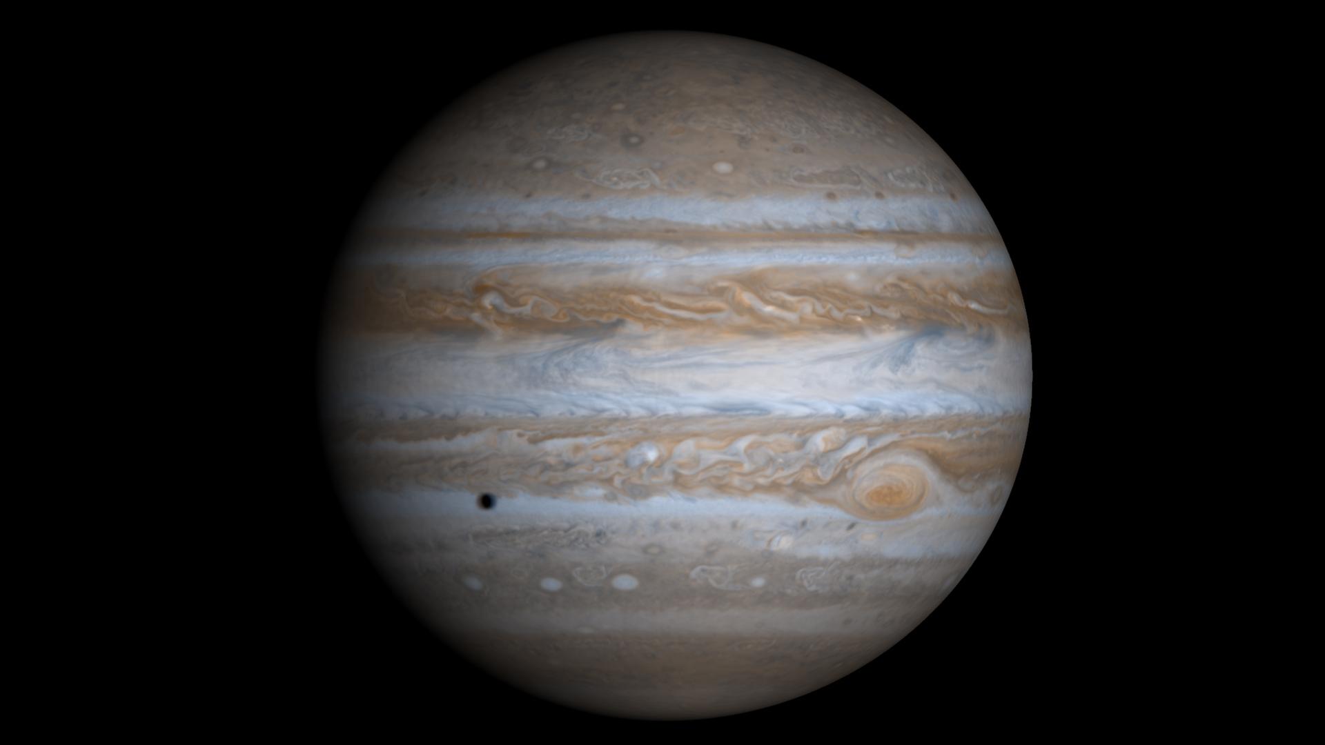 Jupiters Atmosphäre besticht durch markante Wolkenstreifen und den berühmten Großen Roten Fleck