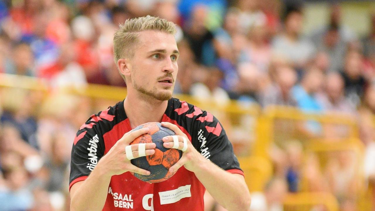 Der Schweizer Handballer Simon Getzmann in Diensten des BSV Bern.