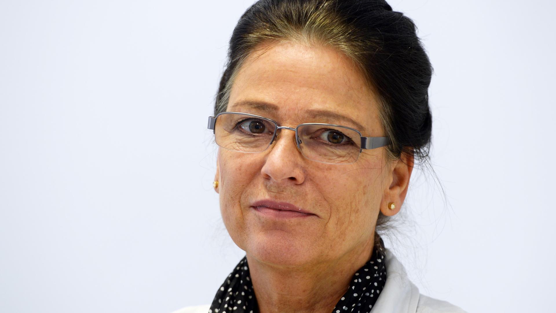 Ulrike Poppe bei einer Pressekonferenz in ihrer Funktion als Beauftragte des Landes Brandenburg zur Aufarbeitung der Folgen der kommunistischen Diktatur (3. September 2014)