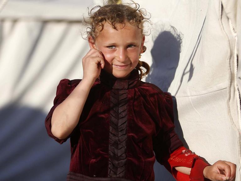 Ein irakisches Mädchen in einem Flüchtlingslagr in Sammara