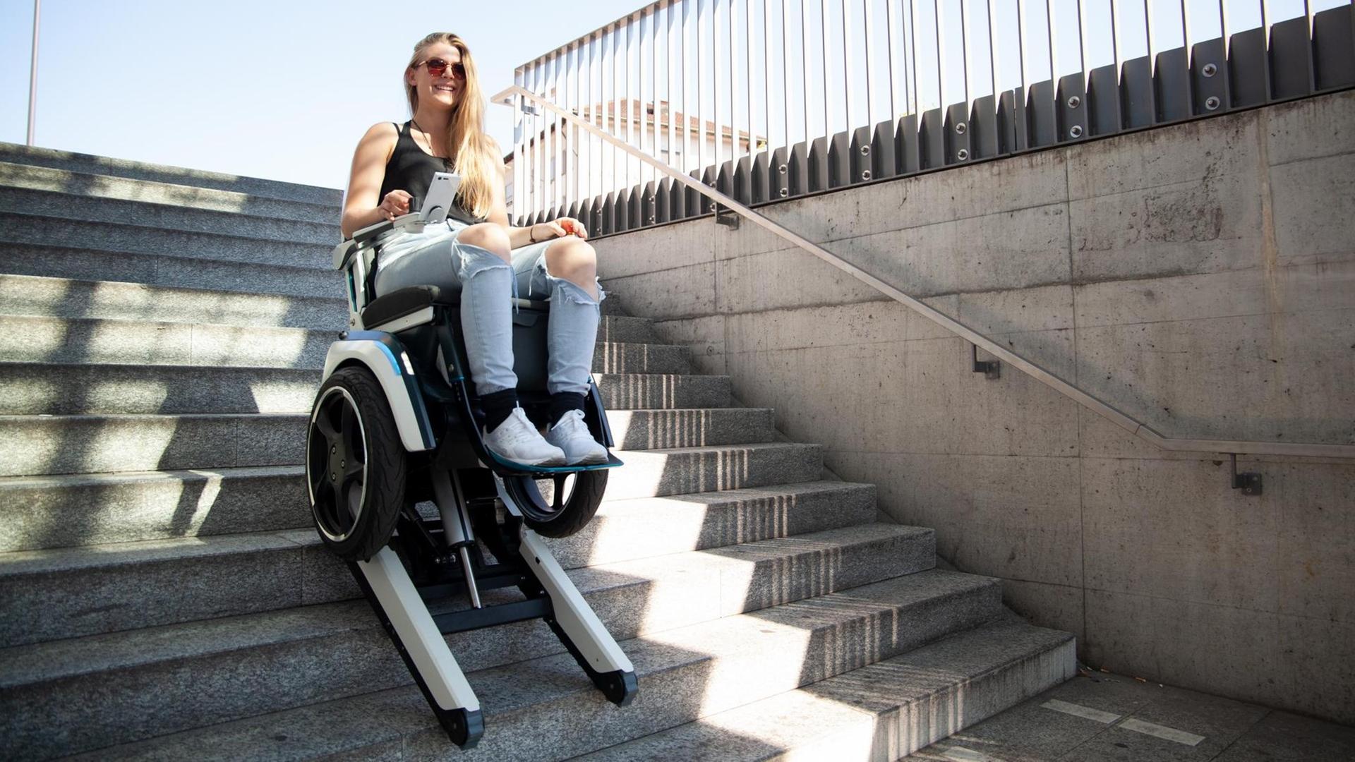 Der treppensteigende Rollstuhl des Schweizer Unternehmens Scewo.