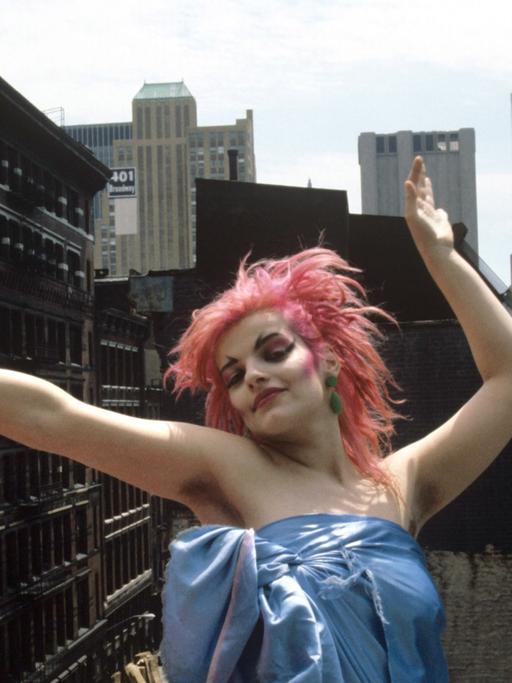 Nina Hagen im Juli 1980 auf dem Balkon ihrer Wohnung in New York