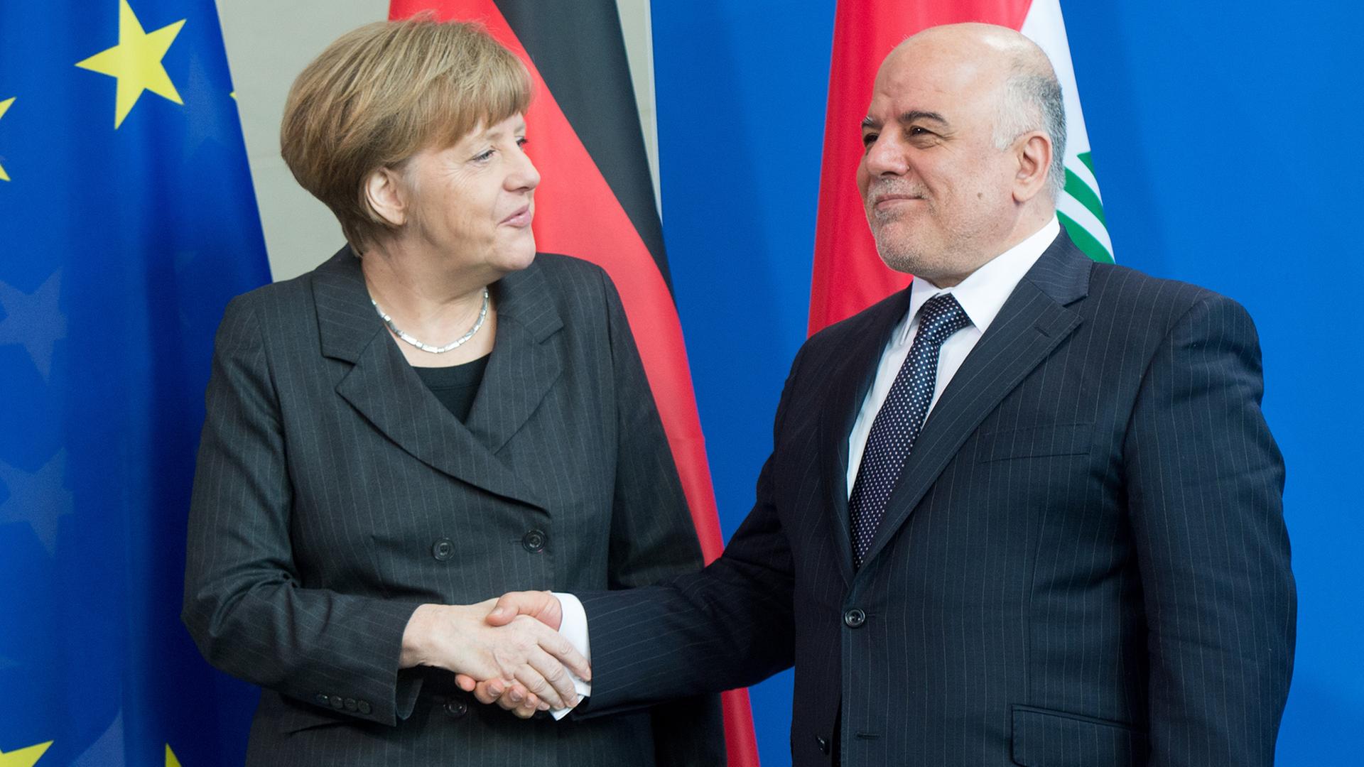 Bundeskanzlerin Angela Merkel (CDU) und der irakische Ministerpräsident Haider al-Abadi bei einem Treffen in Berlin am 06.02.2015
