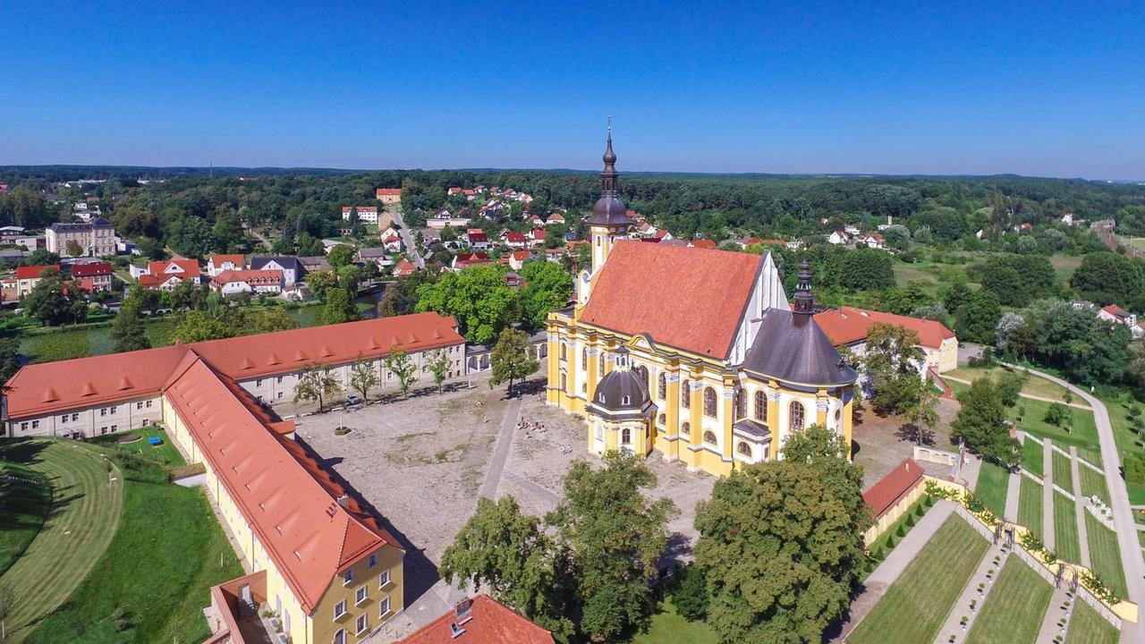 Luftbild der Klosteranlage in Neuzelle im Landkreis Oder-Spree in Brandenburg