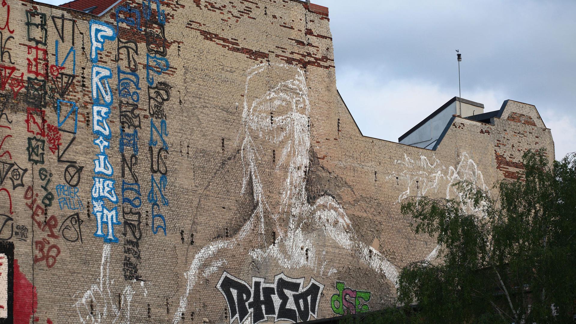 Street-Art auf einer Hauswand in Kreuzberg