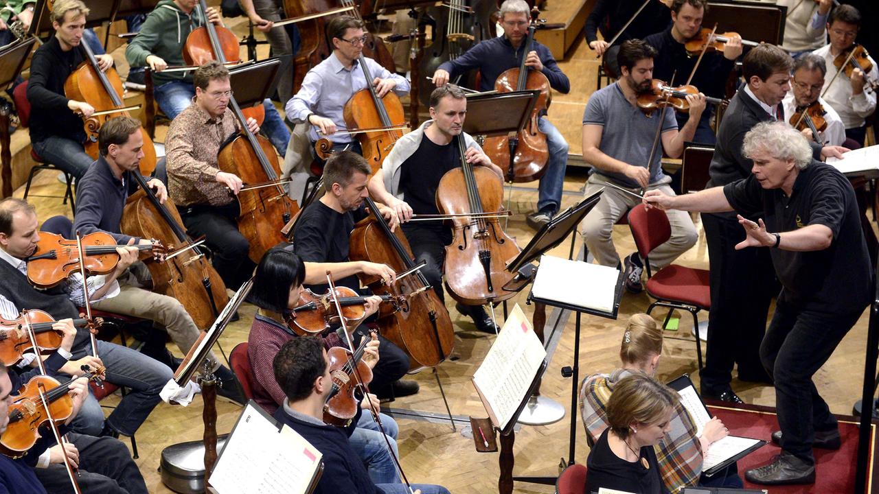 Chefdirigent Sir Simon Rattle wechselt 2018 von den Berliner Philharmonikern nach London.