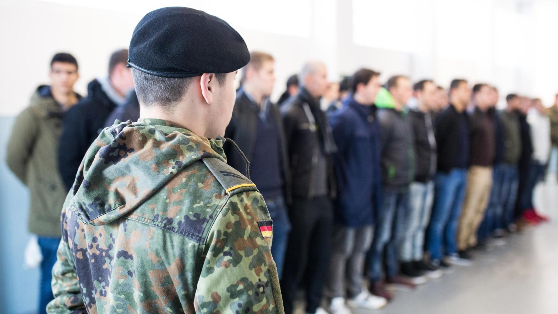 Bei der Bundeswehr gibt es immer mehr Minderjährige. Kritiker sprechen von "Kindersoldaten"