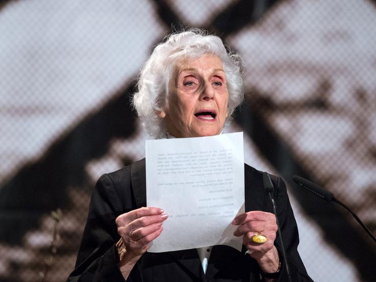 Eva Pusztai-Fahidi - aufgenommen am 26.1.2015 bei der Auftaktveranstaltung des Gedenkens zum 70. Jahrestag der Befreiung des Konzentrationslagers Auschwitz.