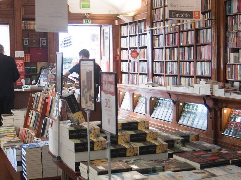 Ein Blick in die Livraria Bertrand in Lissabon - die älteste Buchhandlung der Welt.