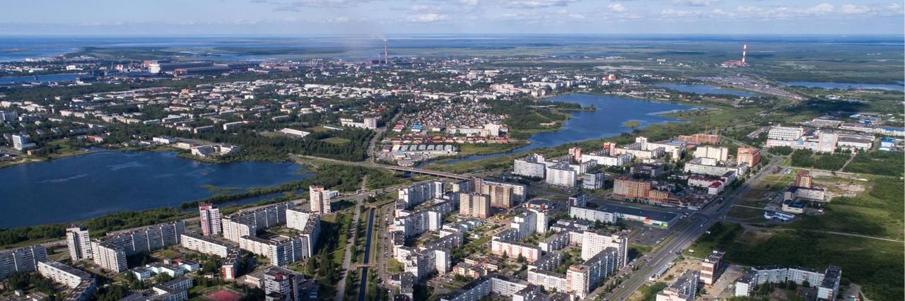 Luftansicht eines Neubaugebiets in Sewerodwinsk. Luftansicht eines Neubaugebiets in Sewerodwinsk.