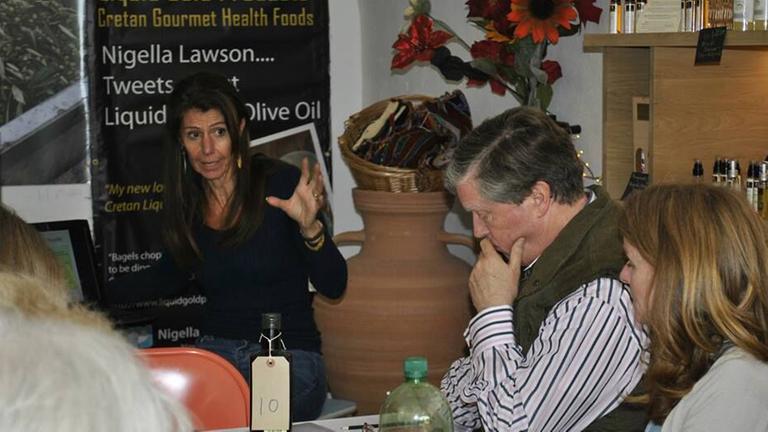 Stavia Blunt führt in London den "Liquid Gold Cave" - einen Laden für extrafeines Olivenöl aus Griechenland