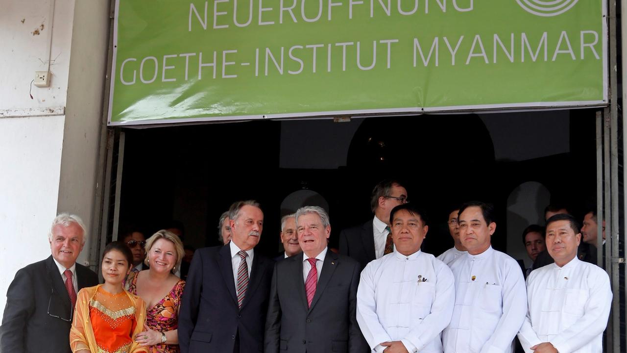 epa04068532 German President Joachim Gauck (5-L), Klaus-Dieter Lehmann (4-L) President of the Goethe-Institut, Aye Myint Kyu (3-R), Myanmar's Union minister for culture, and other officials pose for photographs during the opening ceremony of Goethe Instit epa04068532 German President Joachim Gauck (5-L), Klaus-Dieter Lehmann (4-L) President of the Goethe-Institut, Aye Myint Kyu (3-R), Myanmar's Union minister for culture, and other officials pose for photographs during the opening ceremony of Goethe Instit