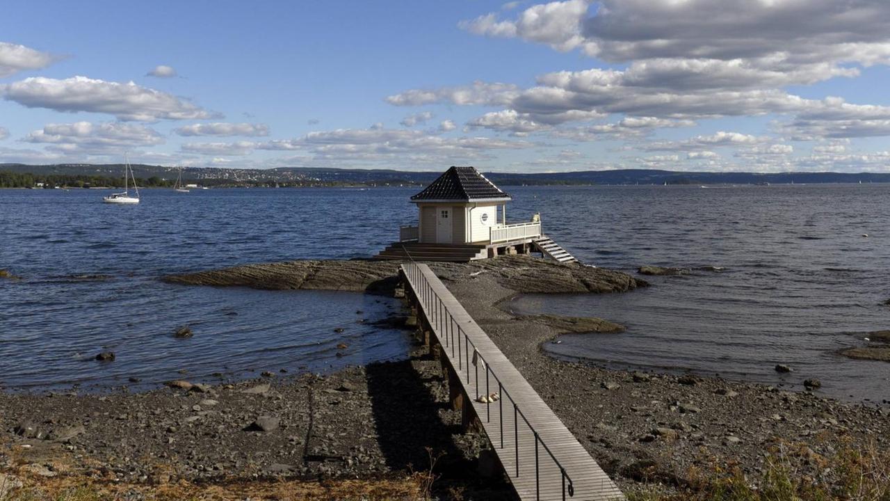 Kleines Häuschen im Oslofjord in Norwegen Kleines Häuschen im Oslofjord in Norwegen
