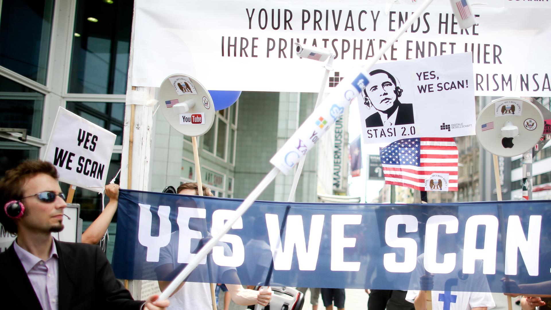 Demonstranten protestieren im Juni 2013 gegen die US-amerikanische Überwachung