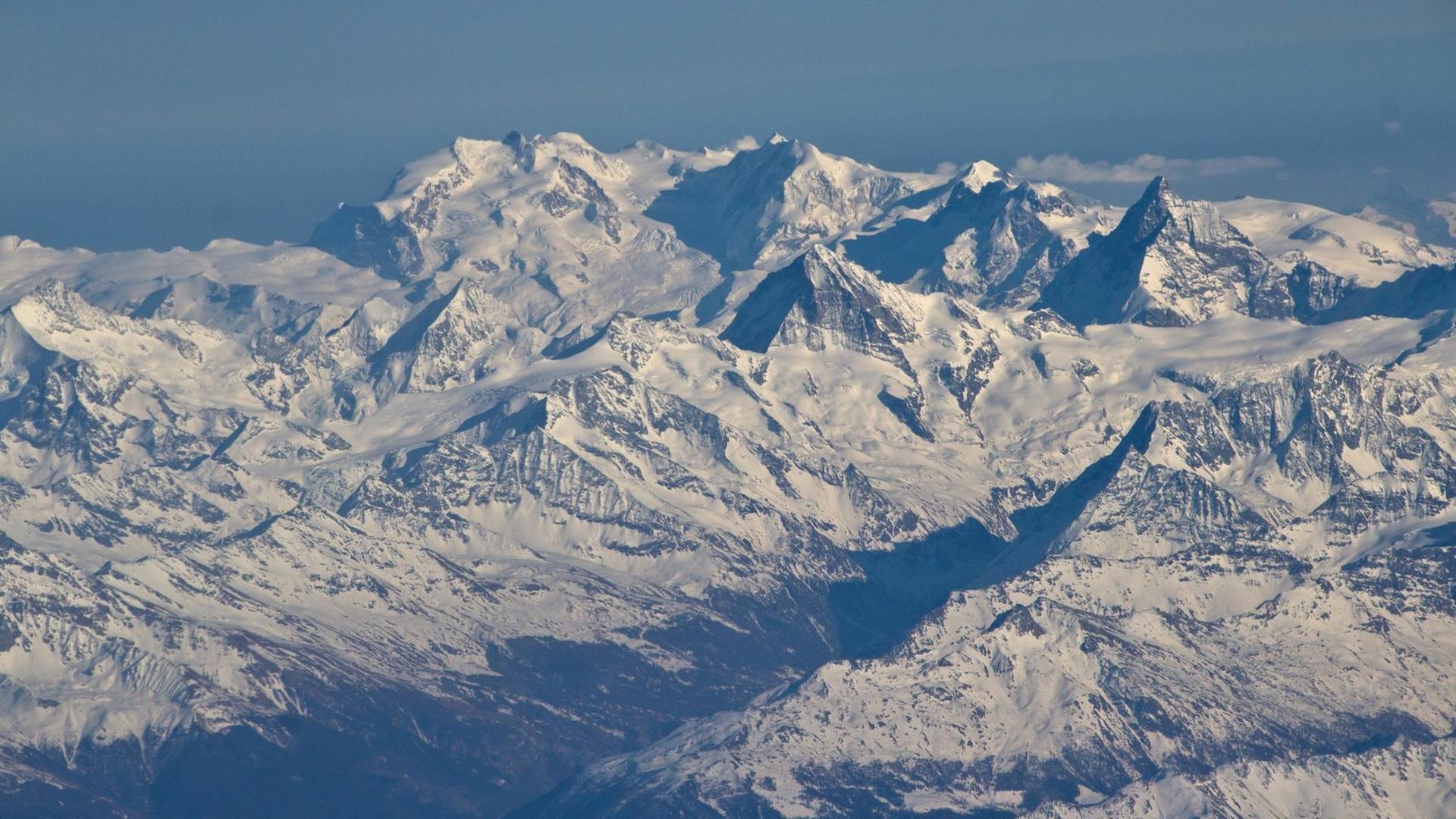 Alpen Erneut LawinenUnglück am Montblanc zwei deutsche Todesopfer