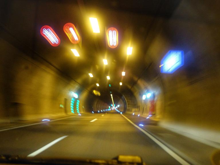  Im Autobahntunnel der A 71 nahe Oberhof 