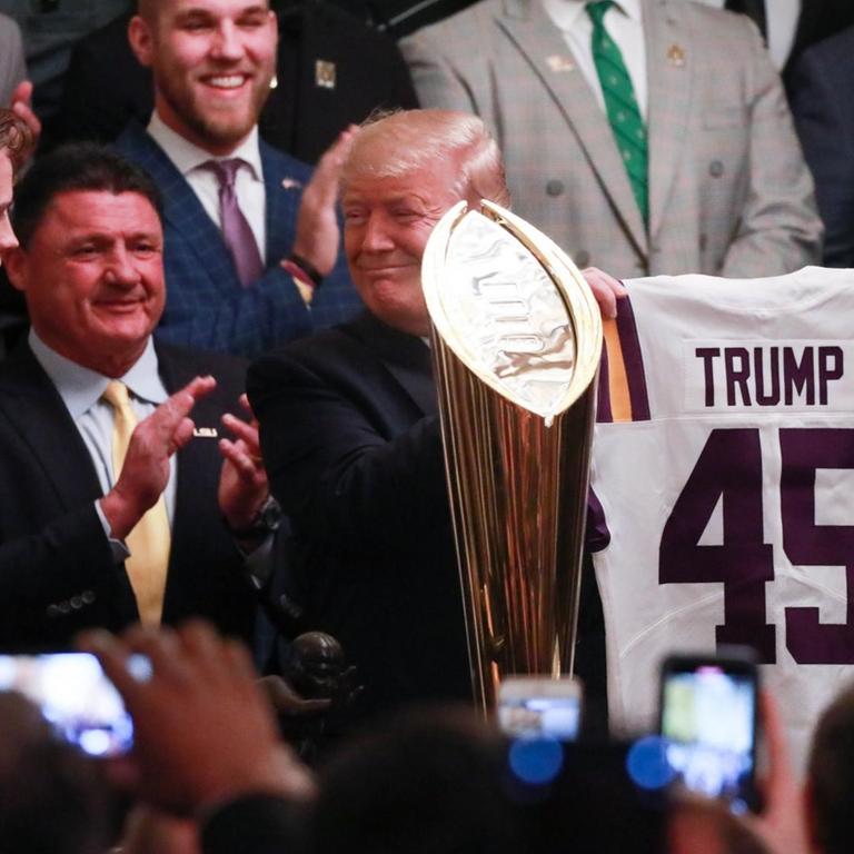 US-Präsident Donald Trump empfängt das Tigers Football Team der Louisiana State University im Weißen Haus. 