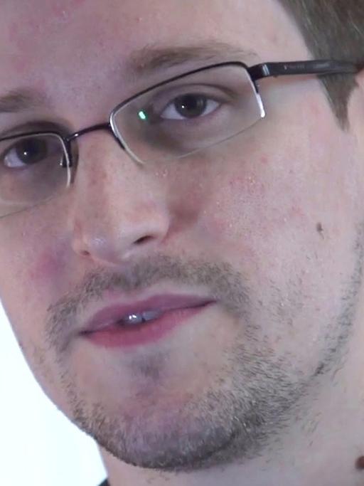 Aufnahme von Edward Snowden, die aus einem Video-Interview mit dem britischen "Guardian" vom Juni 2013 stammt