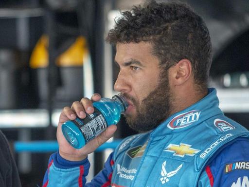 Bubba Wallace, der einzige Afroamerikaner in der NASCAR-Rennserie, ist Opfer eines Rassismus-Skandals geworden.