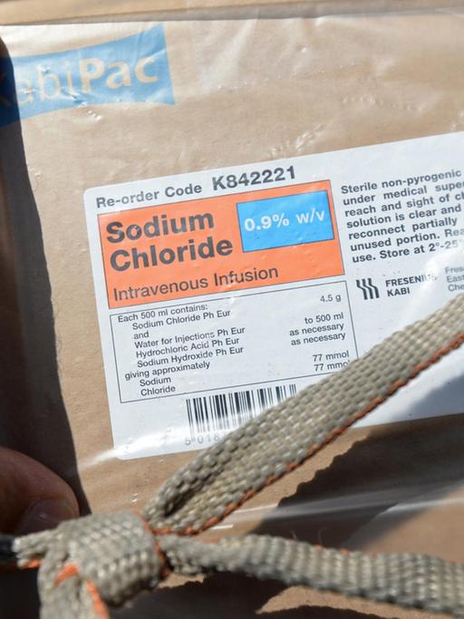 Palette mit Hilfsgütern für die vom Ebolavirus betroffenen Gebiete im westafrikanischen Liberia