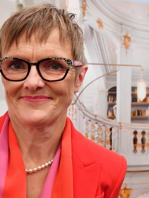 Ulrike Lorenz, im November 2018 noch Mannheimer Kunsthallen-Chefin, wird auf einer Pressekonferenz als erste Frau an der Spitze der Klassik Stiftung Weimar vorgestellt. Der Stiftungsrat wählte die 55-Jährige am selben Tag einstimmig zur neuen Präsidentin.