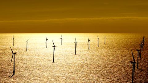 Problem: Der Strom, der im hohen Norden produziert wird, wird vor allem im Süden Deutschlands gebraucht. 