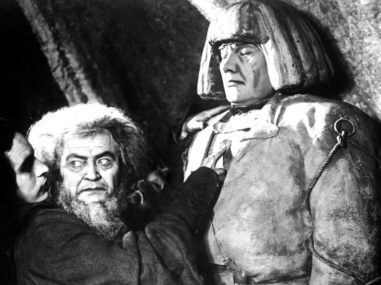 THE GOLEM, (aka DER GOLEM, WIE ER IN DIE WELT KAM), Albert Steinruck, Paul Wegener, 1920 | Keine Weitergabe an Wiederverkäufer.