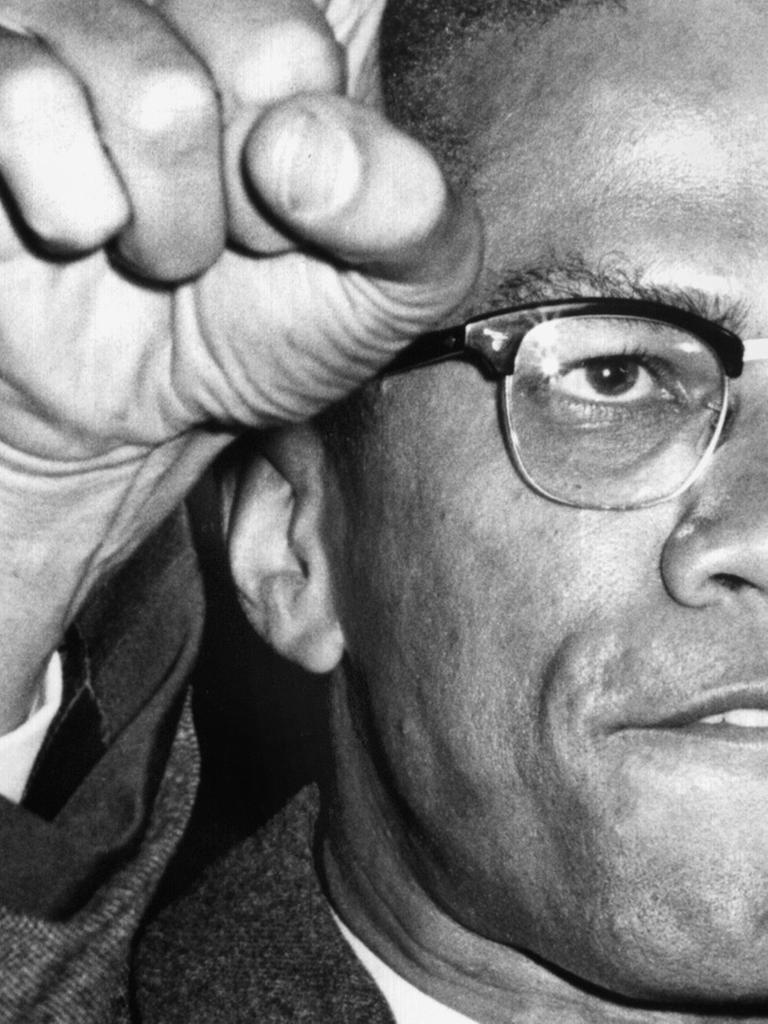 Der amerikanische Bürgerrechtler Malcolm X spricht am 14. Mai 1963 auf einer Kundgebung in New York.