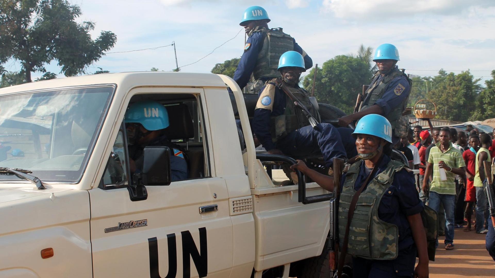 UNO-Blauhelmsoldaten in Bangui in der Zentralafrikanischen Republik. UNO-Blauhelmsoldaten in Bangui in der Zentralafrikanischen Republik.