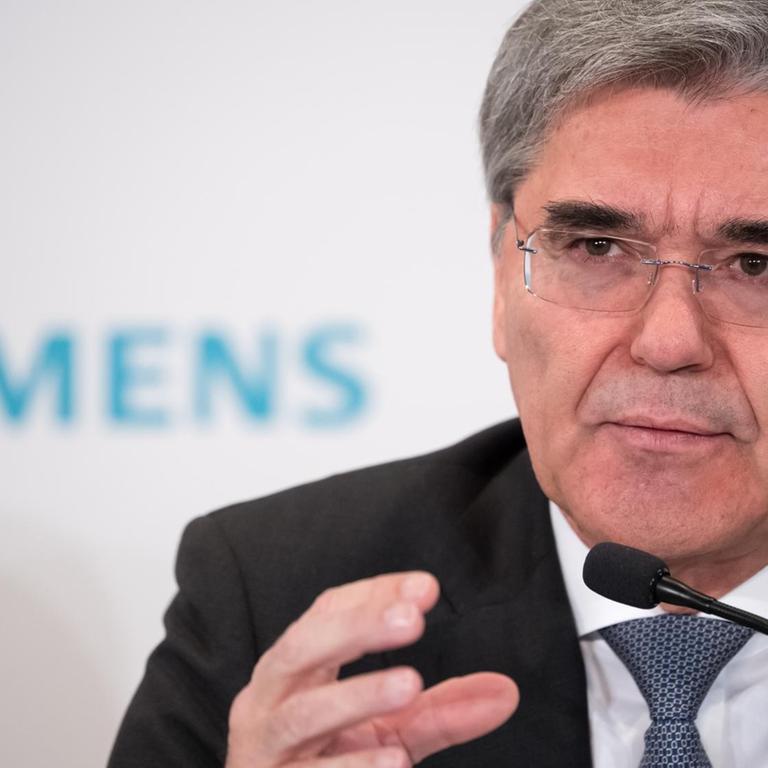 München: Joe Kaeser, Vorstandsvorsitzender der Siemens AG, nimmt an einer Pressekonferenz vor Beginn der Hauptversammlung in der Olympiahalle teil.