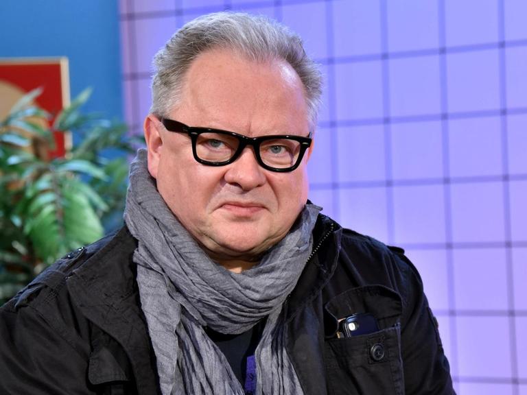 Der Musiker Heinz Rudolf Kunze posiert am 02.11.2016 in Köln bei einem Set Termin zu "Ronny's Pop Show", eine RTLNitro Eigenproduktion.