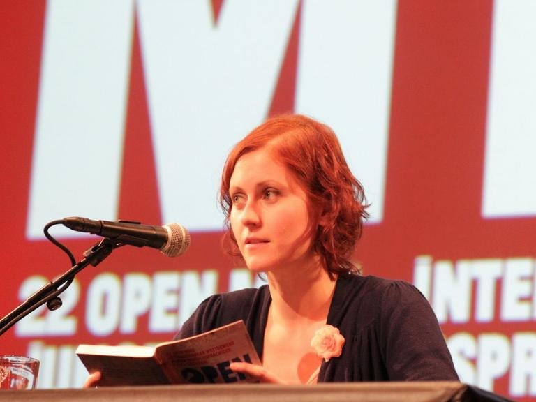 Doris Anselm liest beim 22. Open Mike in Berlin.