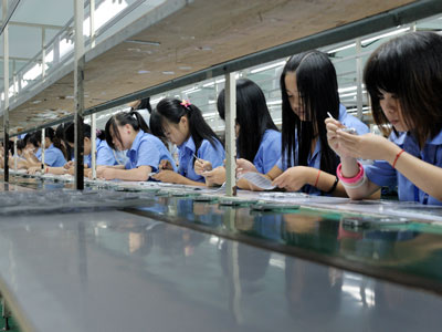 Chinesische Fließbandarbeiterinnen (hier in Shenzhen)