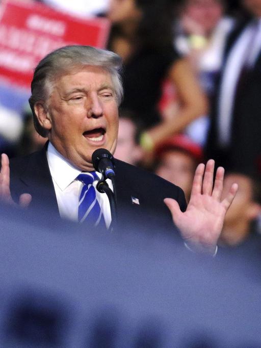 Der republikanische Präsidentschaftsbewerber Donald Trump bei einem Kampagnen-Event in Sunrise im US-Bundesstaat Florida.