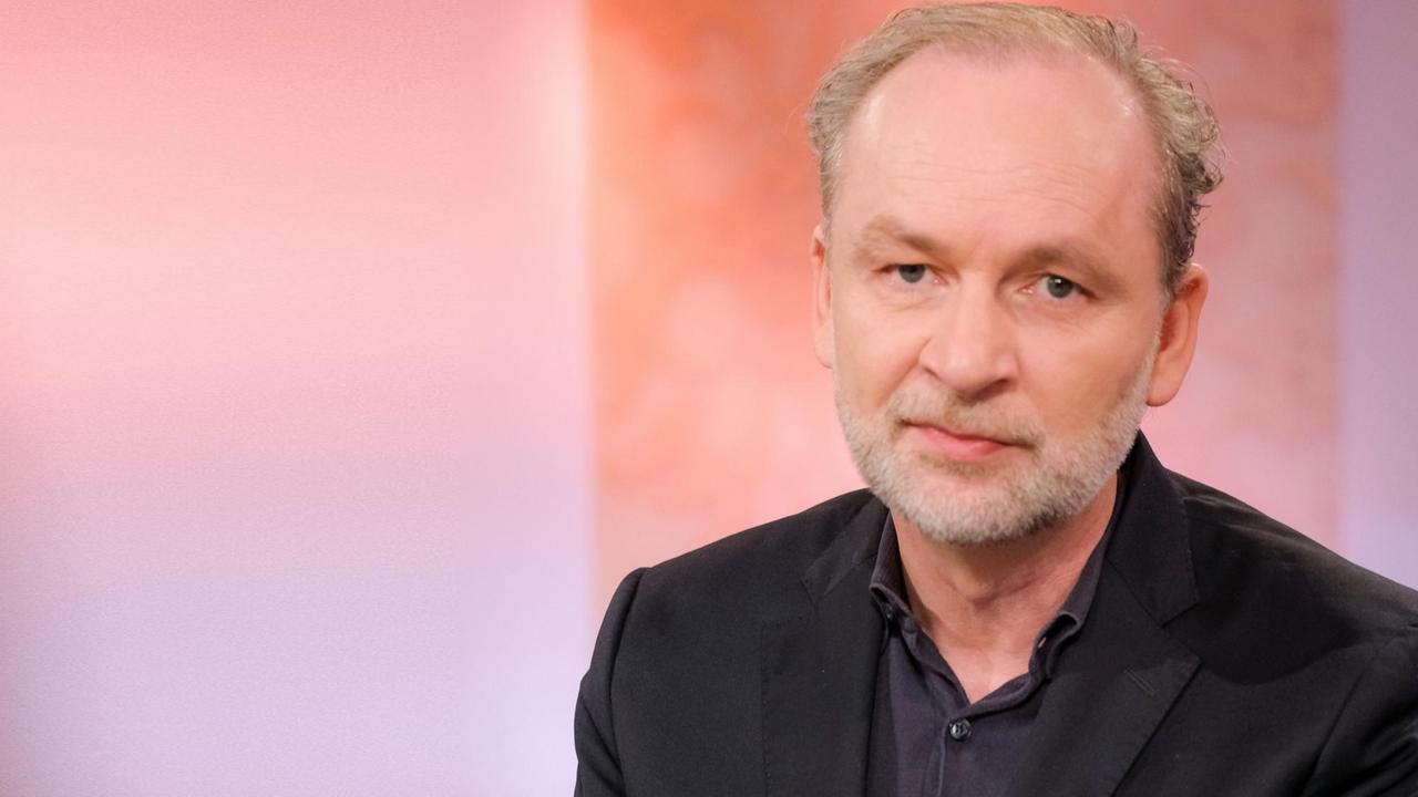 Hat Ferdinand Von Schirach Familie NS-Raubkunst - Ferdinand von Schirach prüft die Sammlung seiner Familie