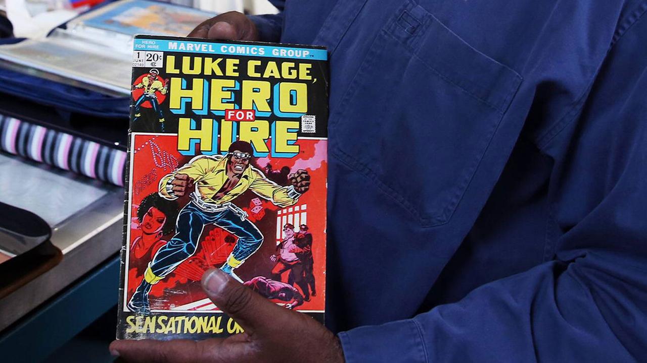 Eine Ausgabe des Comics "Luke Cage", dessen Protagonist ein Schwarzer ist. Damit ist Luke Cage der erste schwarze Superheld. Das Comic ist jetzt von Netflix adaptiert worden